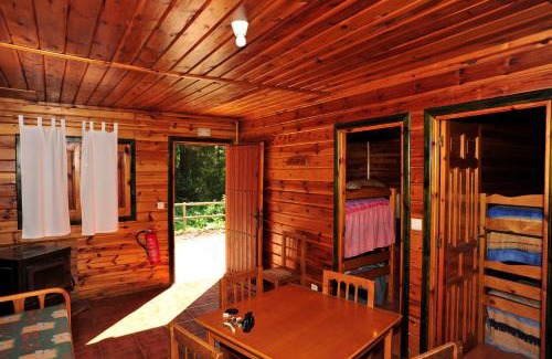 Riopar Apartment | Pet-Friendly Retreat at Cabañas La Toma del Agua