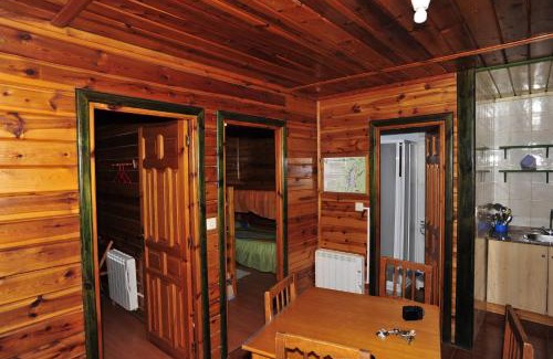Riopar Apartment | Pet-Friendly Retreat at Cabañas La Toma del Agua