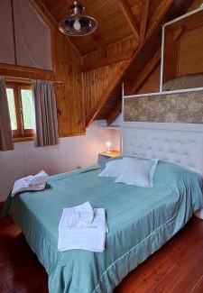 Lago Puelo House | Pet-Friendly Retreat at Cabañas La Ufu - Rated 10/10!