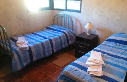 San Isidro Cabin | Budget-Friendly CABAÑAS LDM with Breakfast & Family Care