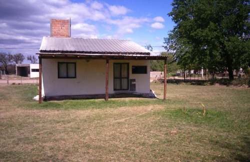 San Isidro Cabin | Budget-Friendly CABAÑAS LDM with Breakfast & Family Care