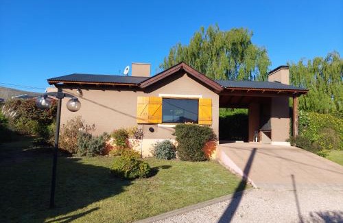 Villa La Arcadia Ski Chalet | Highly Rated Cabañas Lemunko: Family-Friendly Retreat