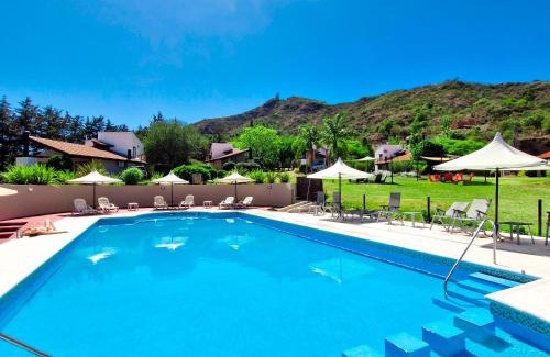 Villa General Belgrano Cabin | Cozy Cabañas Loma Azul with Pool & Oceanfront Views