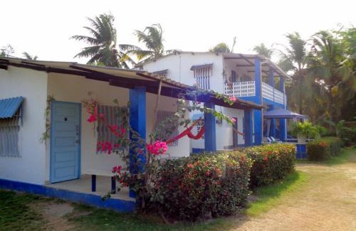 San Antero House | Oceanfront Cabañas Los Juanchos with Fireplace & 9/10 Rating