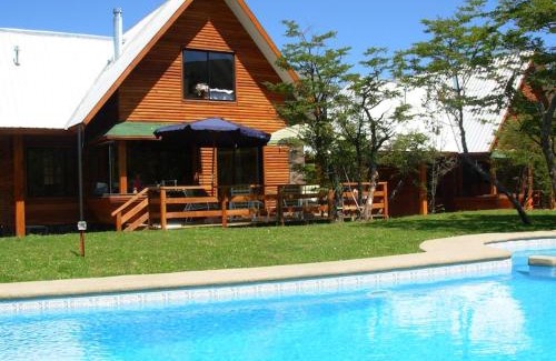 Pinto Ski Chalet | Inviting Cabañas Los Nevados: Family-Friendly with Pool