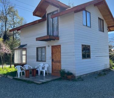 Pucon House | Family-Friendly Retreat at Cabañas los Patitos - 9/10 Rated