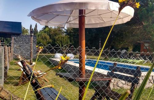 Tandil Cabin | Pet-Friendly Cabañas Los Sauces with Oceanfront Pool