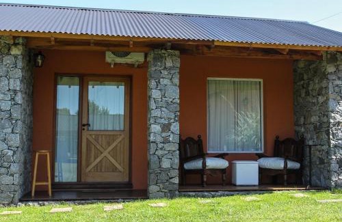 Tandil Cabin | Pet-Friendly Cabañas Los Sauces with Oceanfront Pool