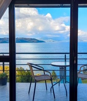 Tota Apartment | Experience Cabañas los Sauces: Pet Friendly with Ocean Views