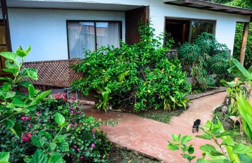 Hanga Roa Cabin | Delightful Cabañas MANA NUI INN: 9.3/10 Guest Rated Retreat
