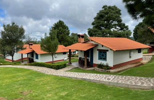 Mazamitla Ski Chalet | Inviting Cabañas Mazzatl with Hot Tub & Pool Access