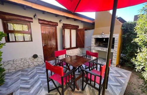 Las Colinas de Peralta Ramos Cabin | Family-Friendly Cabañas Mechi with Hot Tub - Rated 9.4/10