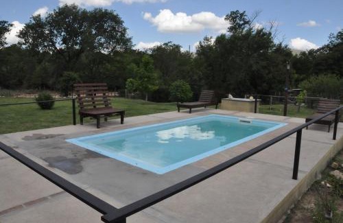 Villa Giardino Cabin | Cozy Cabañas Mi Refugio: Pet-Friendly Retreat with Pool