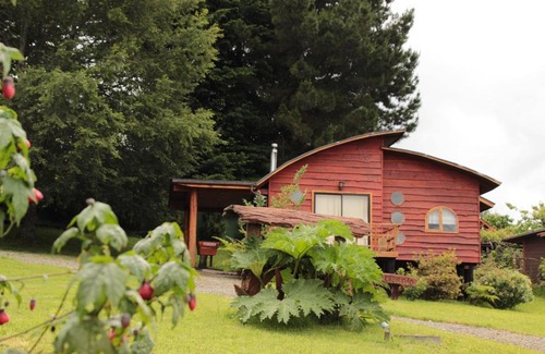 Panguipulli Cabin | Family-Friendly Cabañas Mis Viejos with Breakfast & Kitchen