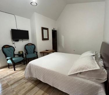 Paicol Hotel | Pet-Friendly Cabañas Monteleón Paicol with Hot Tub Amenities