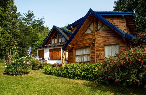 Angostura Ski Chalet | Family-Friendly Cabañas Naxara with Kitchen Access