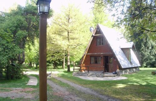 Lago Puelo Cabin | Pet-Friendly Retreat at Cabañas Nosotros - Guest Rated 9/10