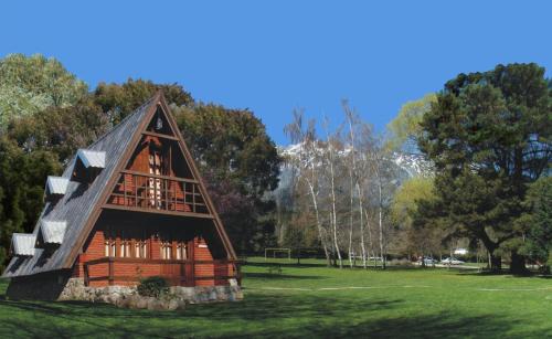 Lago Puelo Cabin | Pet-Friendly Retreat at Cabañas Nosotros - Guest Rated 9/10