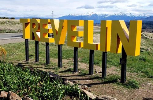 Trevelin Cabin | Guest Rated 10/10: Cabañas Nuestra Vista for Families & Pets
