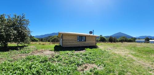 Hornopiren National Park House | Family-Friendly Cabañas P y R los Canelos - Guest Rated 9.2