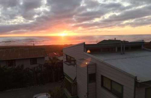Pichilemu Hotel | Beautiful Cabañas Piedra Grande with Ocean Views & Pet Friendly