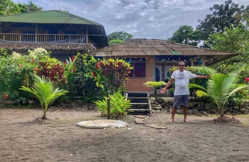 Nuqui Cabin | Family-Friendly Cabañas Playa Terco: Pet Friendly Retreat