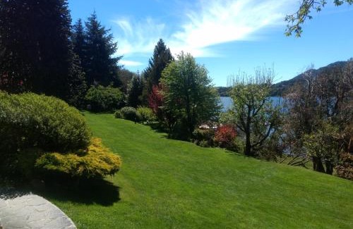San Carlos de Bariloche Cabin | Relaxing Cabañas Puerto Pireo: Oceanfront Oasis with Spa