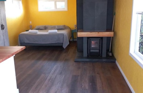 Puerto Varas House | Pet-Friendly Cabañas Quimantu with Pool & Hot Tub