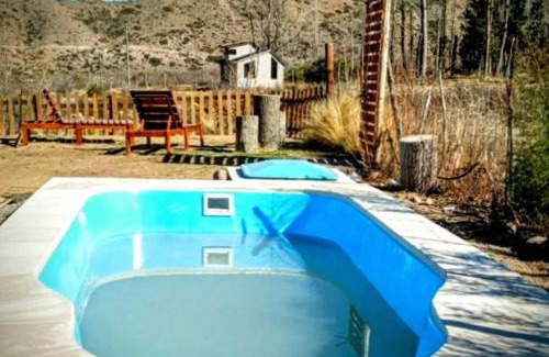 Salto House | Cozy Cabañas Rowal: Family-Friendly with Breakfast Included