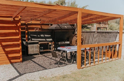 Hualqui House | Pet-Friendly Cabañas San Javier Hualqui with Pool & Hot Tub