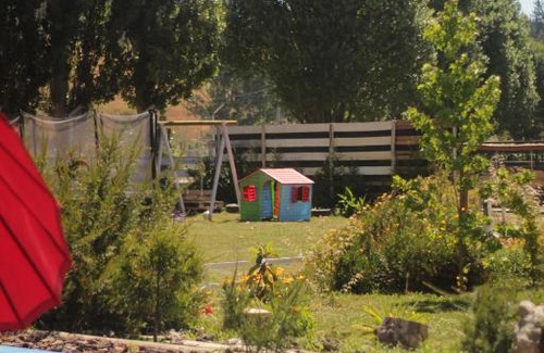 Hualqui House | Pet-Friendly Cabañas San Javier Hualqui with Pool & Hot Tub