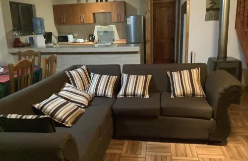 La Ligua House | Relaxing Cabaña de campo: Pet-Friendly with Hot Tub