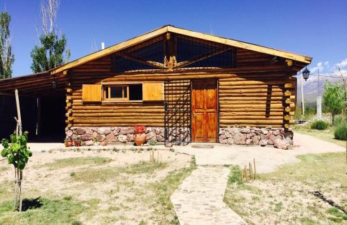 Uspallata Cabin | Pet-Friendly Cabañas Sehuen with Pool and Kitchen Amenities