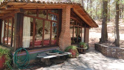 Tapalpa Ski Chalet | Cozy Cabañas Tapalpa Sierra del Tecuan with Pet-Friendly Perks