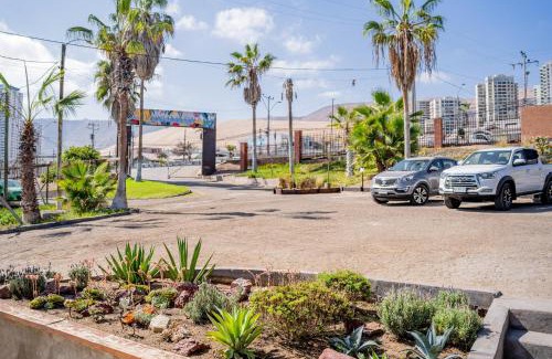 Iquique Cabin | Pet-Friendly Cabañas Uma Qala with Breakfast & Pool Access