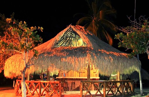 Palomino Apartment | Oceanfront Cabañas Vacacional Coveñas with Spa & Family Amenities