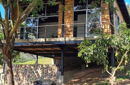 Melgar Cabin | Inviting Cabañas Vacacionales Pa Lo Alto with Pool & Spa