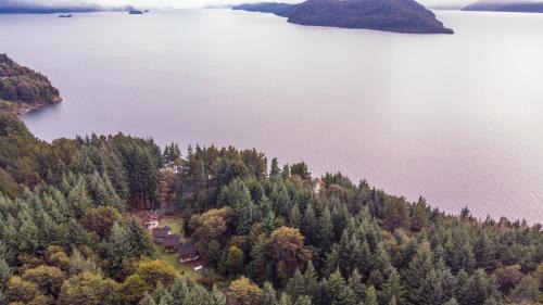 San Carlos de Bariloche Cabin | Discover Family-Friendly Cabañas Villa Sequoia - 9.2/10 Rated