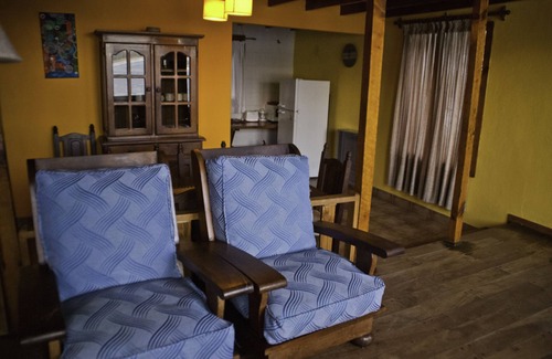San Carlos de Bariloche Cabin | Idyllic Cabañas Villa Pañil with Ocean Views and Spa