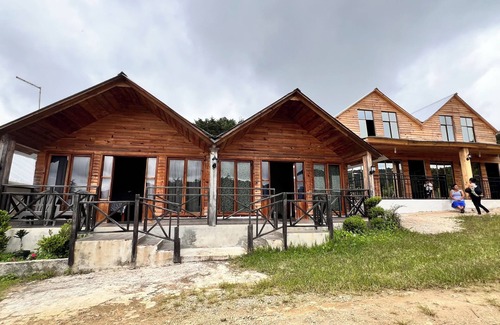La Trinitaria Cabin | Cozy Cabañas Villa del Sol: Ocean View & Pet-Friendly Retreat