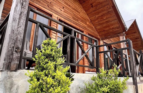 La Trinitaria Cabin | Cozy Cabañas Villa del Sol: Ocean View & Pet-Friendly Retreat