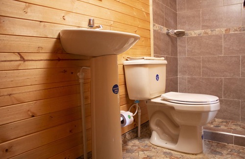 Guatavita House | Relaxing Cabañas Villa Helena with Spa & Breakfast Options