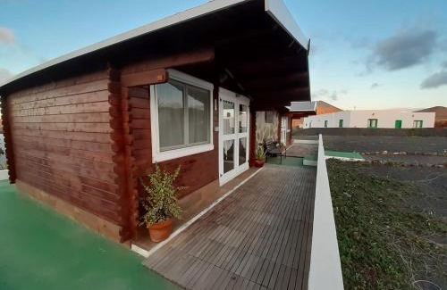 Tinajo House | Budget-Friendly Cabañas Volcán Capellania - Child Friendly Stay