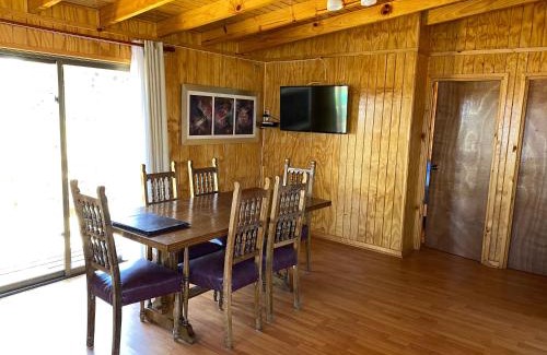 San Antonio House | Pet-Friendly Cabañas y Centro Eventos Leyda with Ocean Views