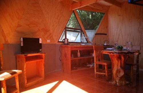 Choshuenco House | Pet-Friendly Cabañas y Domos Doña Betty with Family Amenities