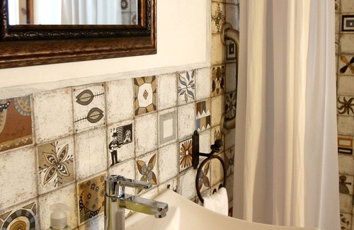 Santa Lucia Milpas Altas Cabin | Top-Rated CabañasTataralí: Family-Friendly & Kitchen Amenities