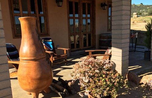 San Antonio de las Minas House | Guest Rated 10/10: Cabana #2 at Enkanto Vineyard Retreat