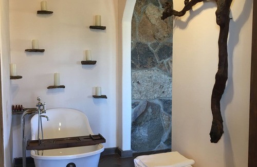 San Antonio de las Minas House | Guest Rated 10/10: Cabana #2 at Enkanto Vineyard Retreat