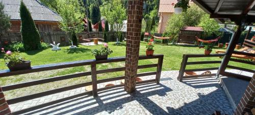 Vadu Motilor Cabin | Explore Cabana Ana: Oceanfront Retreat with Pet-Friendly Perks
