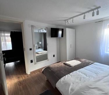 Toplita Cabin | Family-Friendly Cabana B2 by Banffy Beach - Rated 9/10